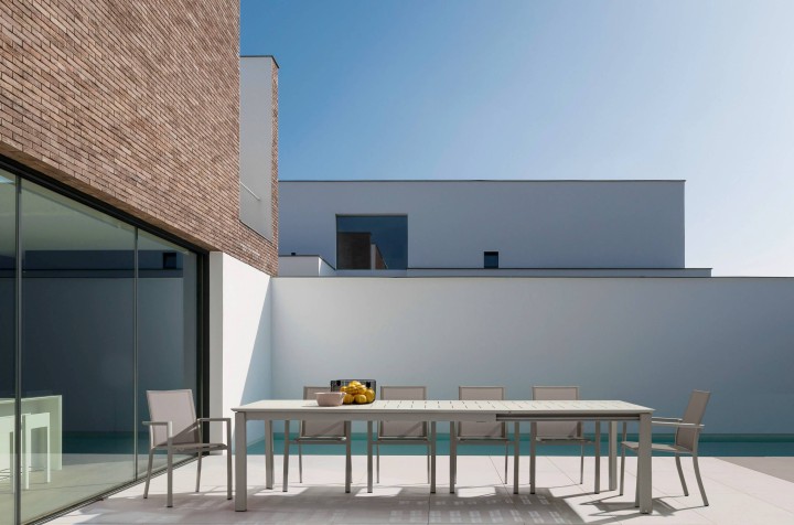 TAV.ALL.KONNOR 200-300X110 RASTIN